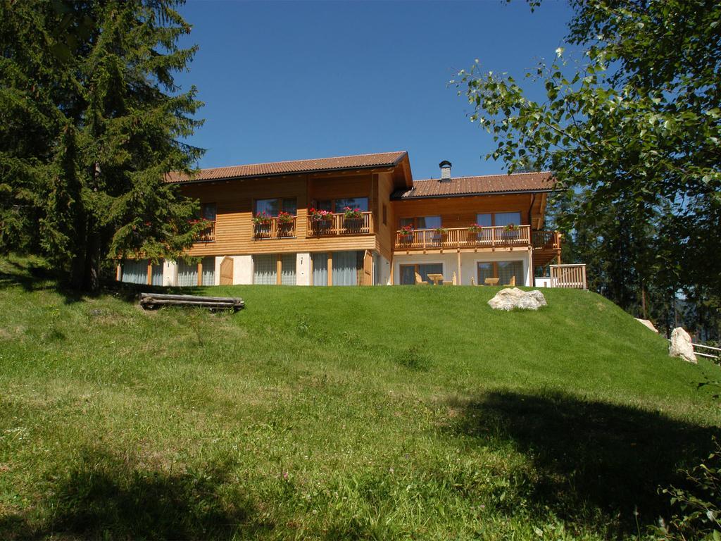 Chalet Susi Apartment La Villa  Exterior photo